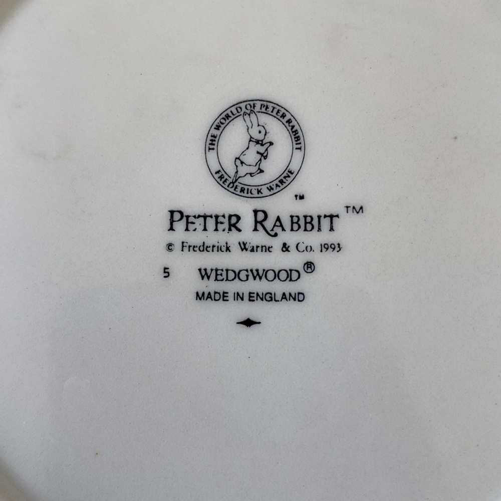 Wedgwood Peter Rabbit Dinner Plate Vintage - With Box - Picture 6 of 6